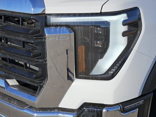 2026 GMC Sierra 3500 HD Chassis Cab Pro