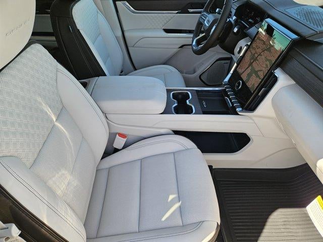 2027 GMC Acadia AWD Denali
