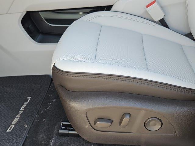 2027 GMC Acadia FWD Denali