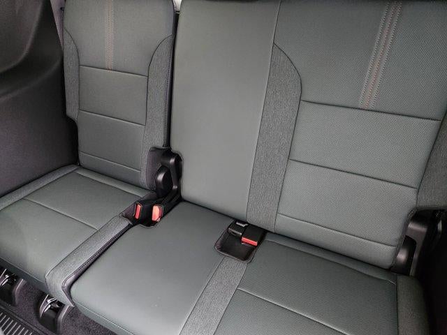 2026 GMC Acadia AWD AT4