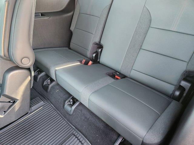 2026 GMC Acadia AWD AT4