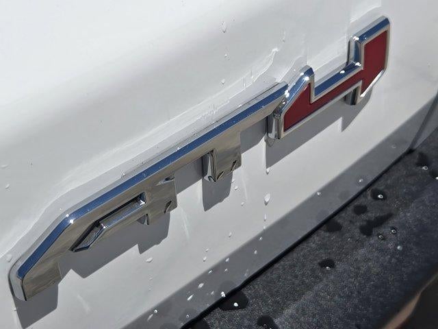 2026 GMC Acadia AWD AT4