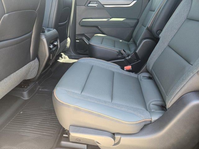 2026 GMC Acadia AWD AT4