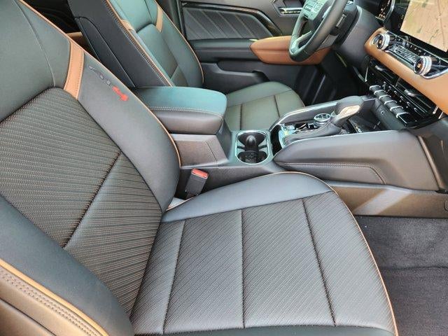 2025 GMC Canyon 4WD AT4