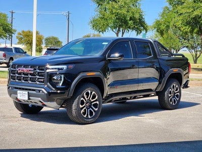 2025 GMC Canyon 4WD AT4