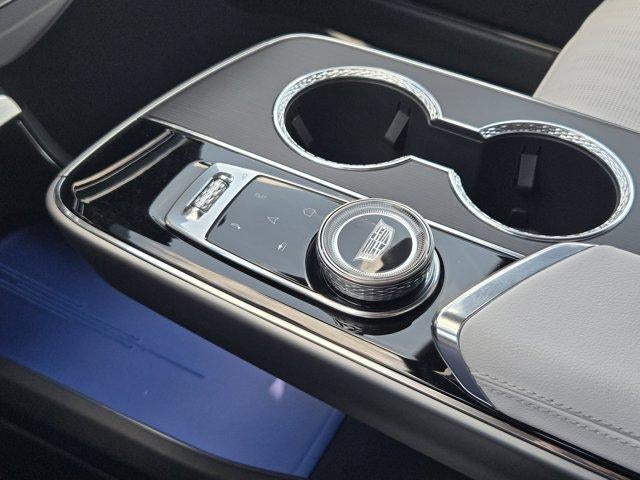 2025 Cadillac LYRIQ Luxury 1