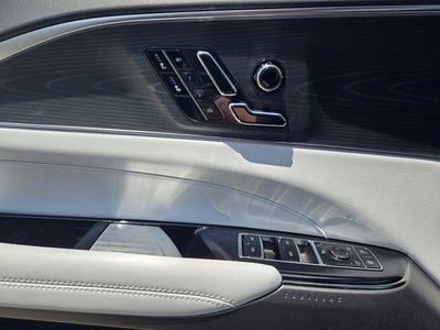 2025 Cadillac LYRIQ Luxury 1