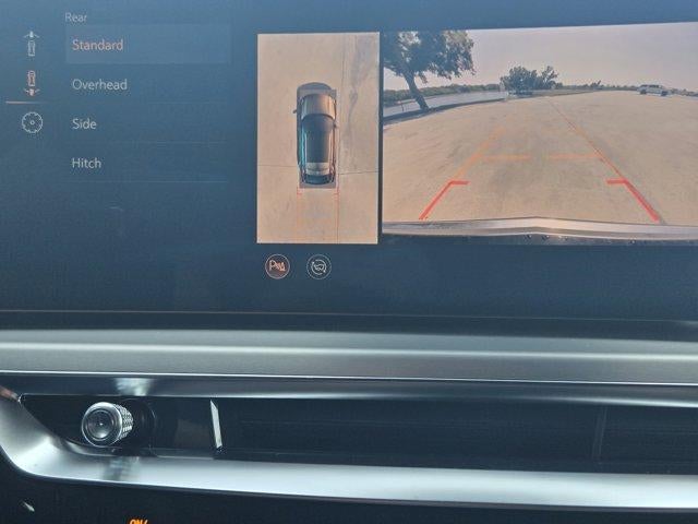 2025 Cadillac LYRIQ Luxury 2