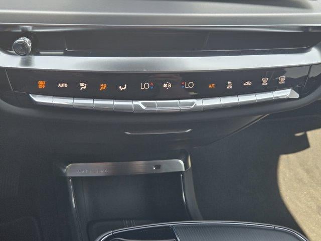 2025 Cadillac LYRIQ Luxury 2