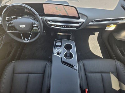 2025 Cadillac LYRIQ Luxury 2