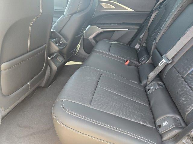 2025 Cadillac LYRIQ Luxury 2