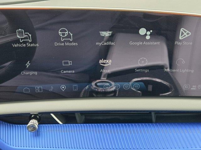 2025 Cadillac OPTIQ Luxury 1