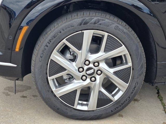 2025 Cadillac OPTIQ Luxury 1