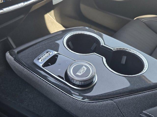 2025 Cadillac OPTIQ Luxury 2