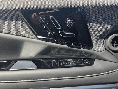 2025 Cadillac OPTIQ Luxury 2