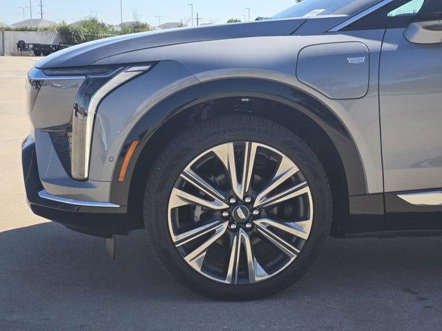 2025 Cadillac OPTIQ Luxury 2