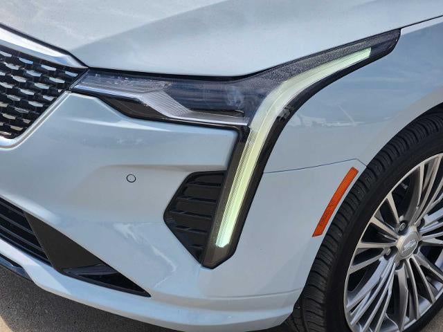 2022 Cadillac CT4 Premium Luxury