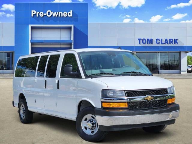2024 Chevrolet Express Passenger 3500 1LT