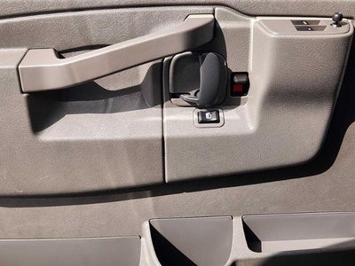 2024 Chevrolet Express Passenger 3500 1LT