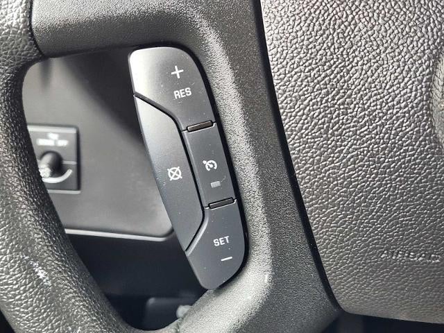 2024 Chevrolet Express Passenger 3500 1LT