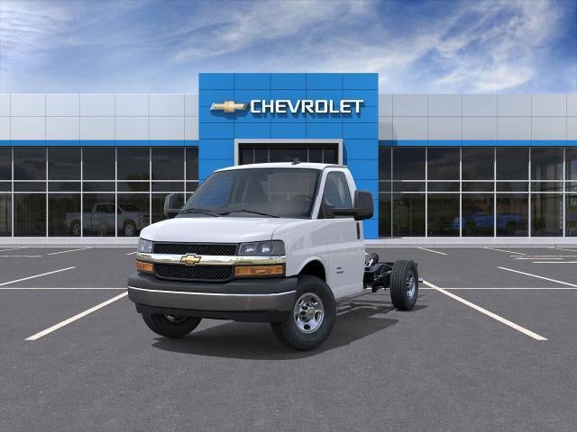2025 Chevrolet Express Cutaway 3500 Base