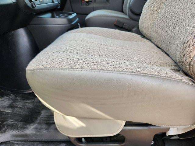 2025 Chevrolet Express Cutaway 3500 Base