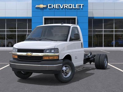 2025 Chevrolet Express Cutaway 3500 Base