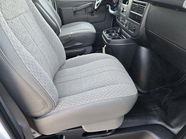 2025 Chevrolet Express Cutaway 3500 Base