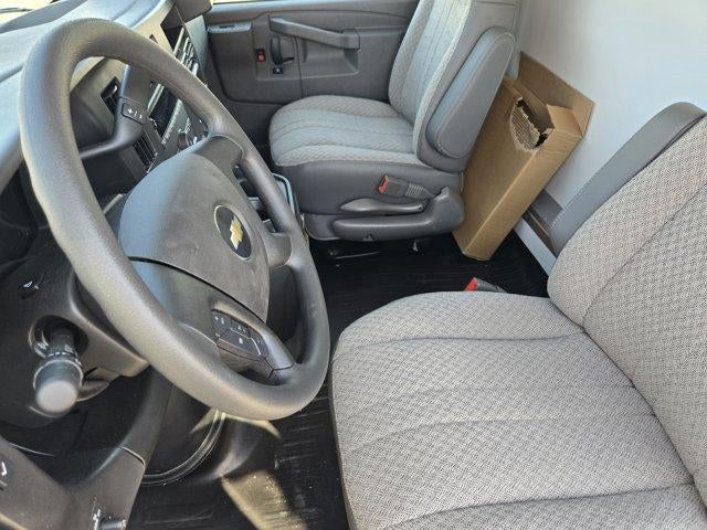 2025 Chevrolet Express Cutaway 3500 Base
