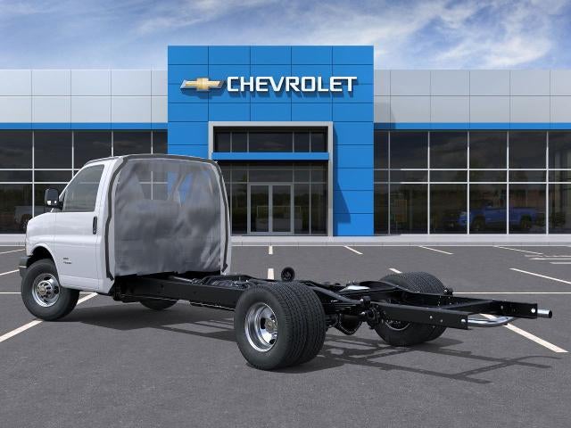 2026 Chevrolet Express Cutaway 3500 Base