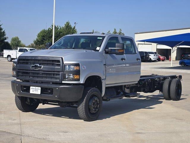 2025 Chevrolet Silverado 6500 HD Work Truck