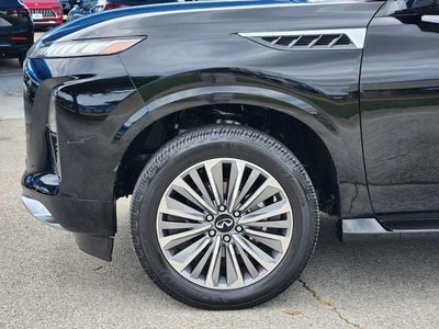 2025 INFINITI QX80 LUXE