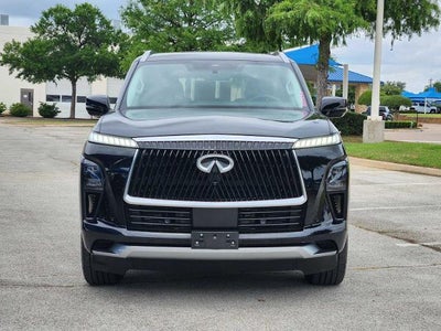 2025 INFINITI QX80 LUXE