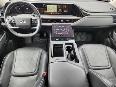 2025 INFINITI QX80 LUXE