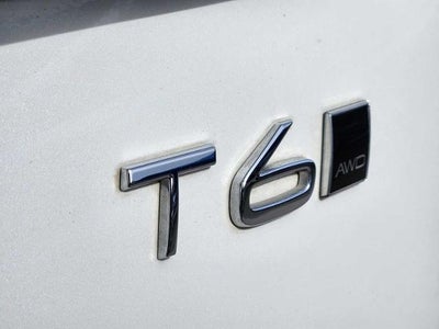 2022 Volvo XC90 Momentum