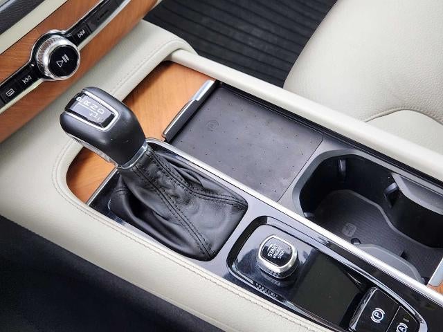 2022 Volvo XC90 Momentum