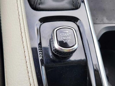 2022 Volvo XC90 Momentum