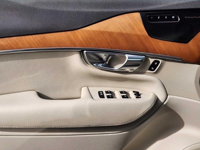 2022 Volvo XC90 Momentum