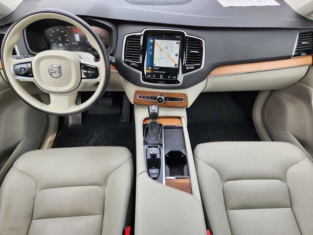 2022 Volvo XC90 Momentum