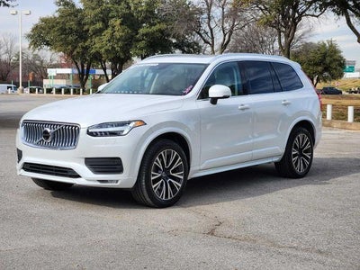 2022 Volvo XC90 Momentum