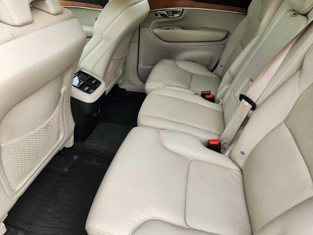 2022 Volvo XC90 Momentum