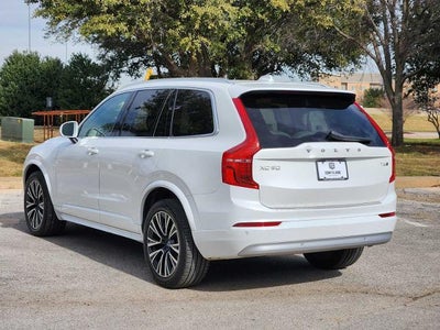 2022 Volvo XC90 Momentum