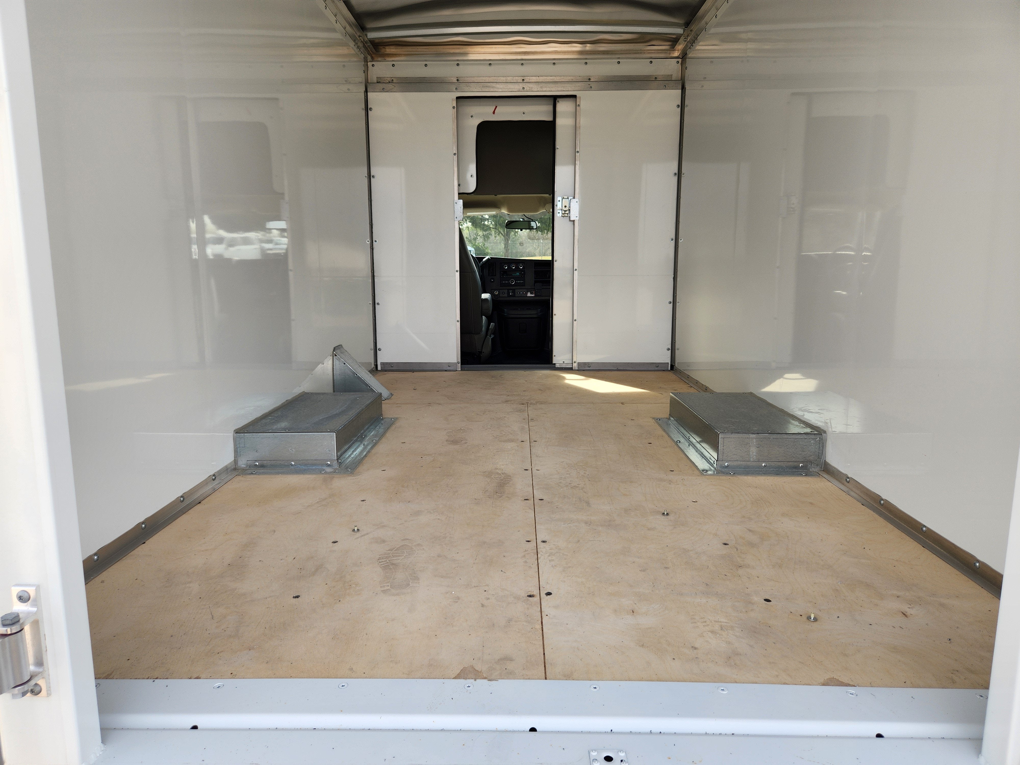 2025 Chevrolet Express Commercial Cutaway Base