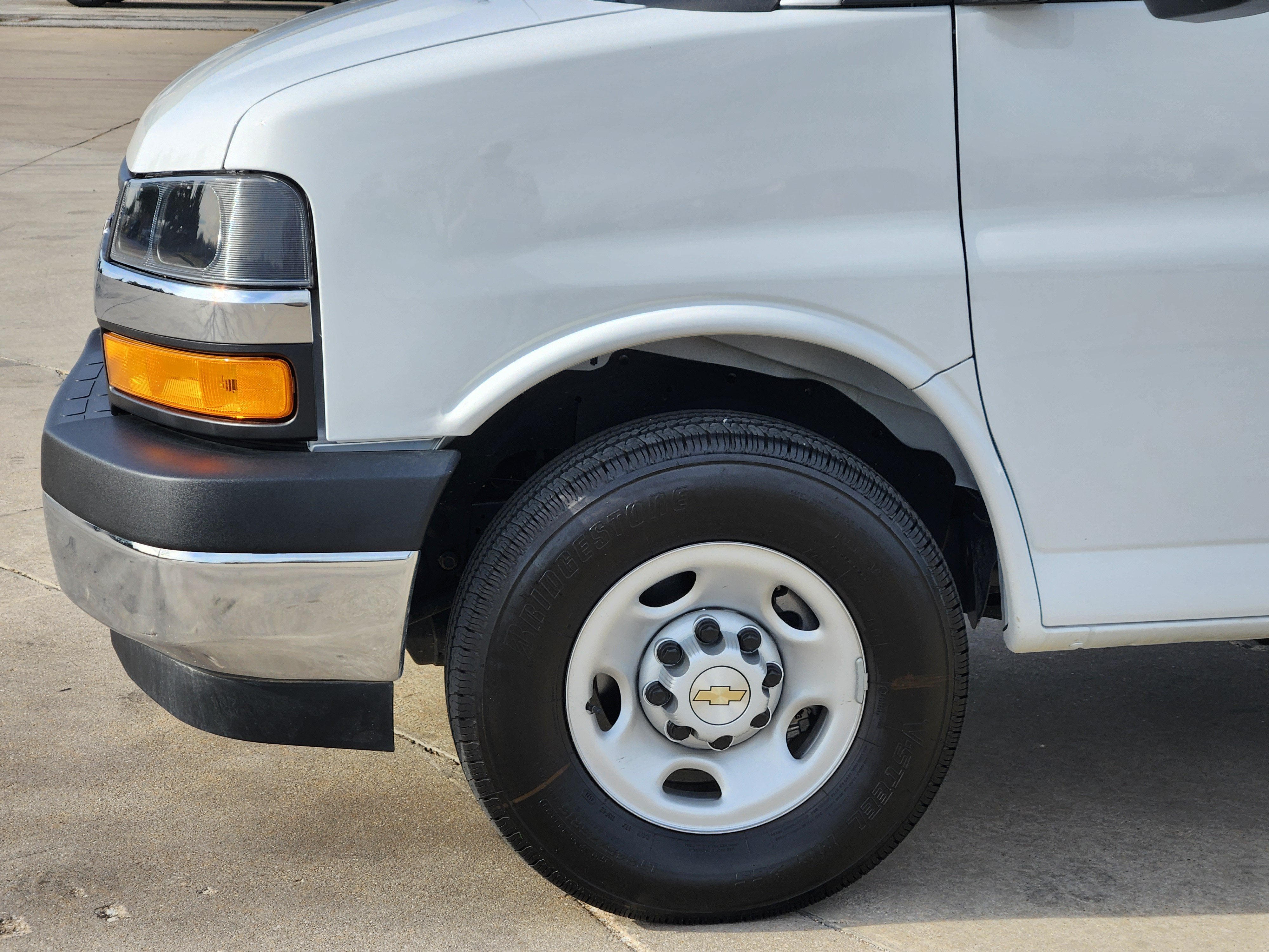 2025 Chevrolet Express Commercial Cutaway Base