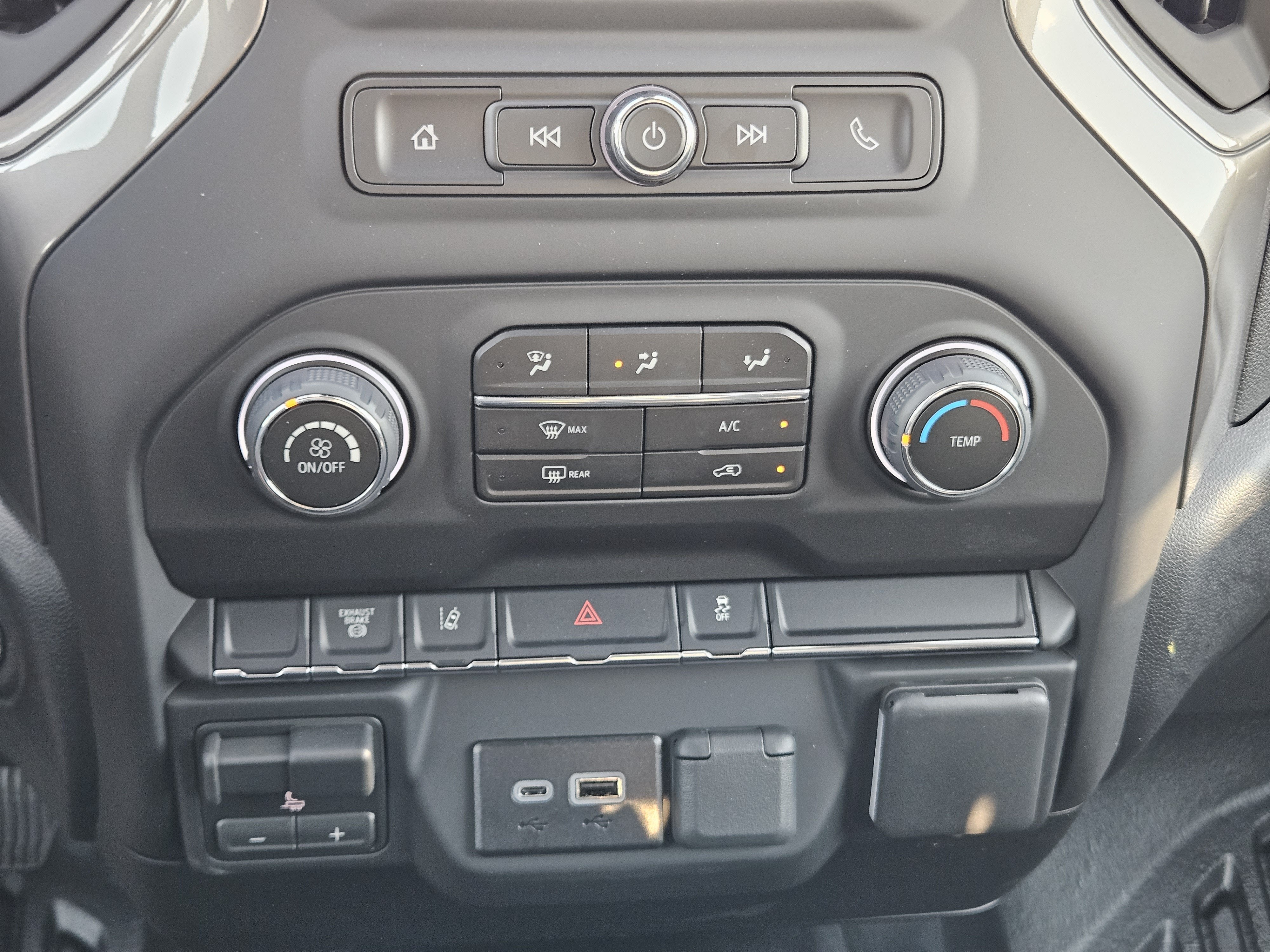 2026 Chevrolet Silverado 3500HD CC Work Truck