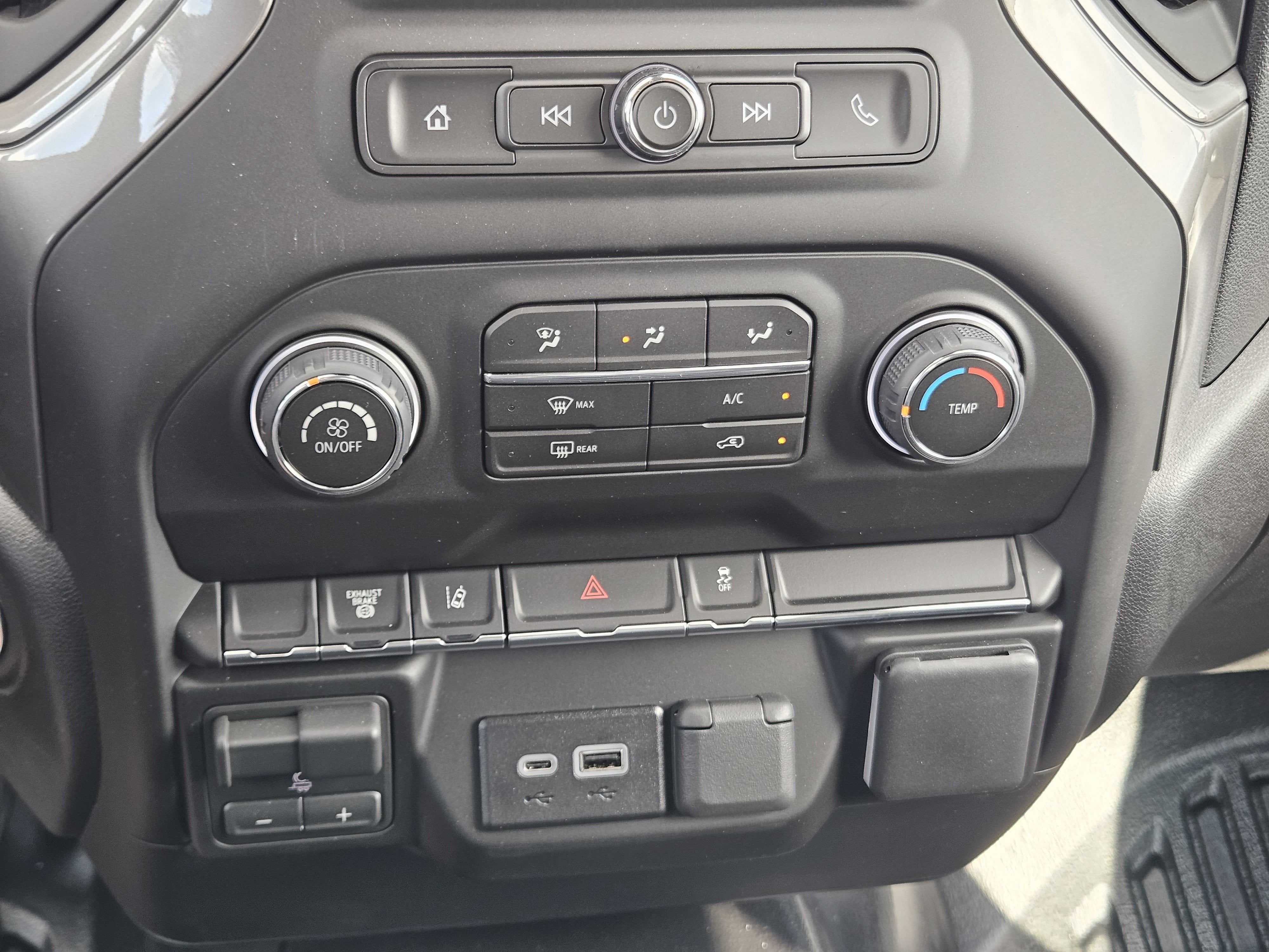 2026 Chevrolet Silverado 3500HD CC Work Truck