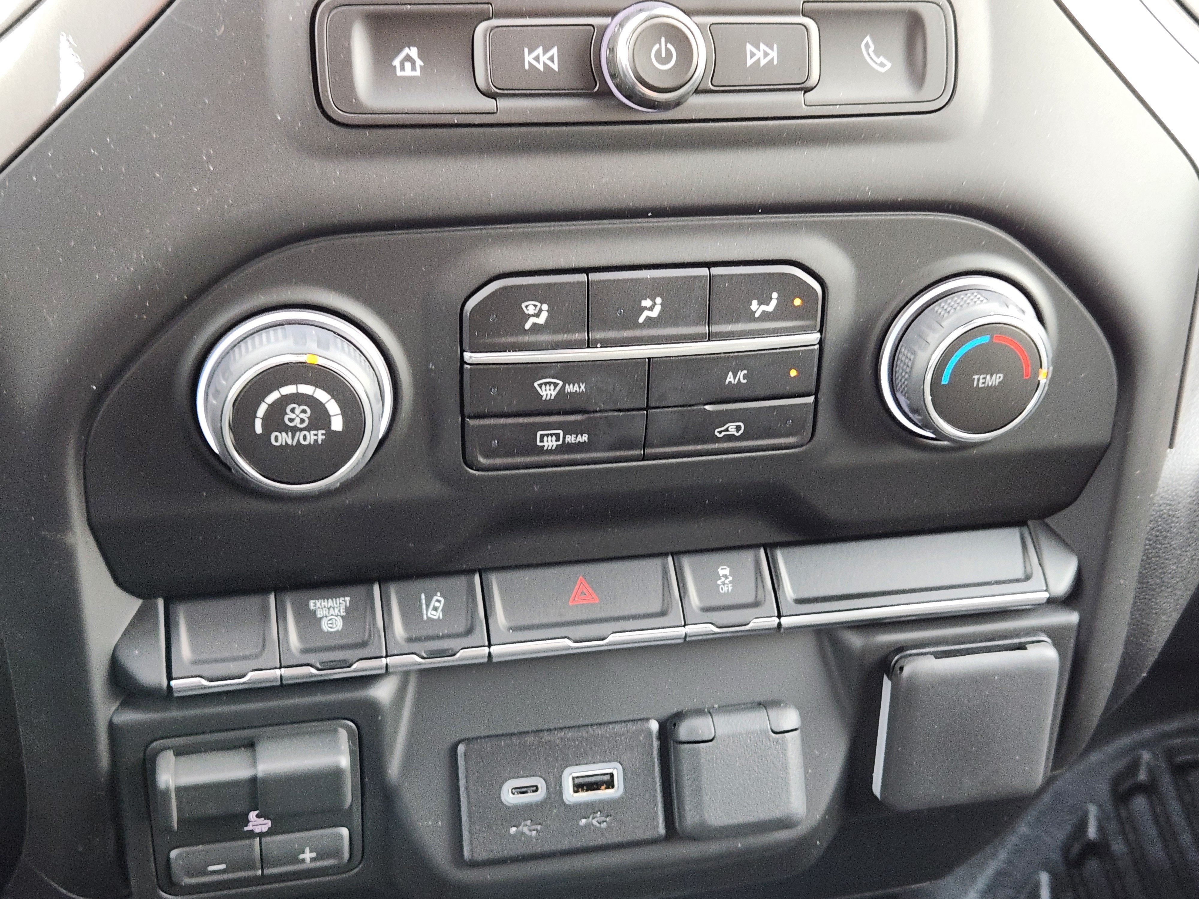 2026 Chevrolet Silverado 3500HD CC Work Truck