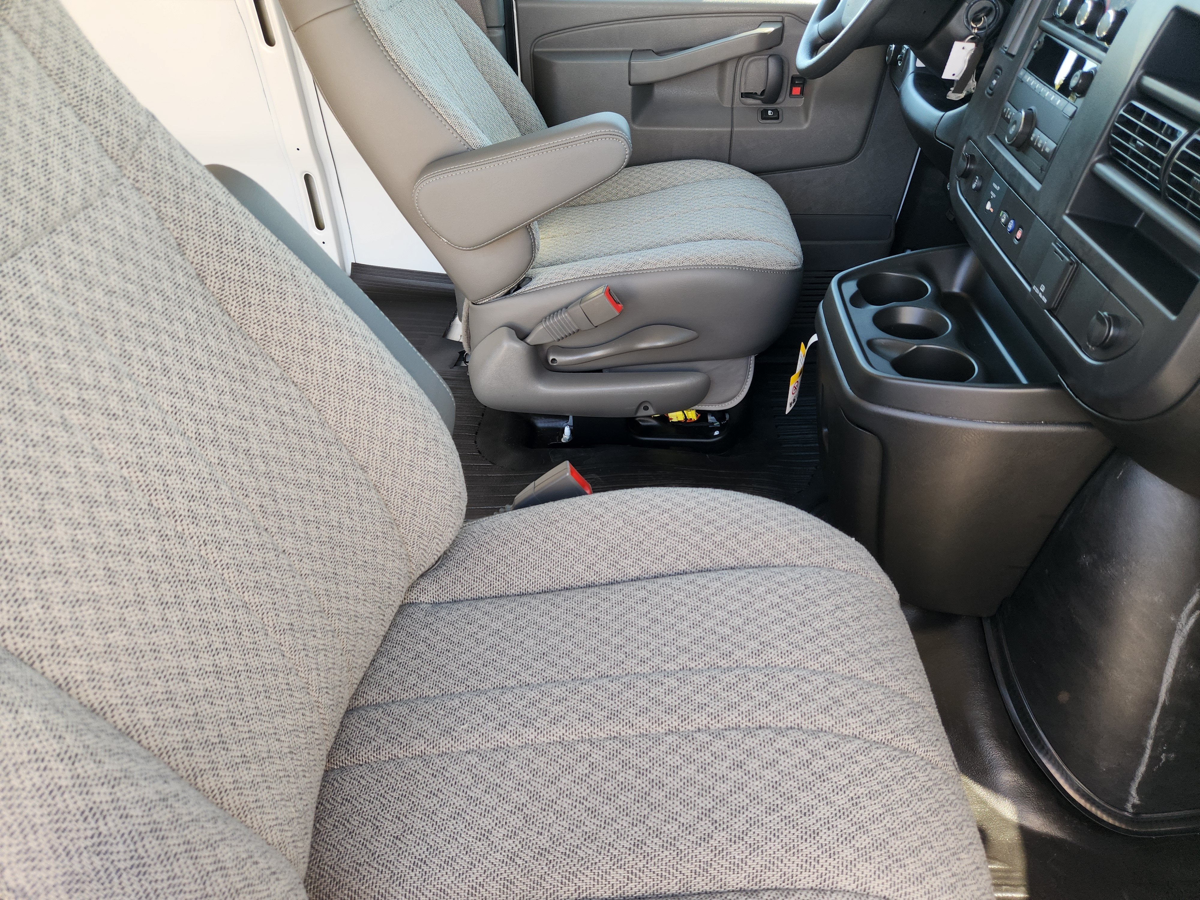 2025 Chevrolet Express Cargo Van Base