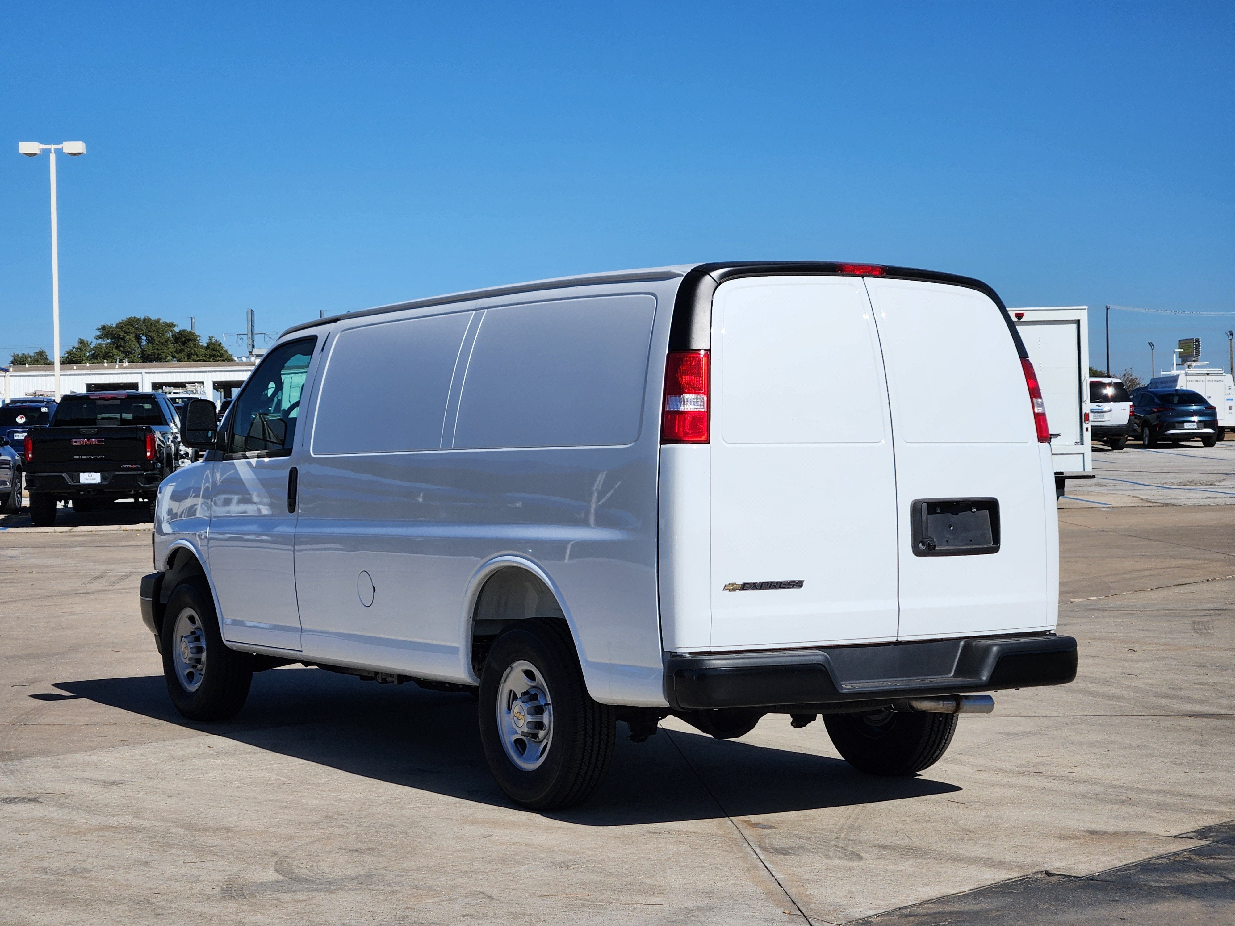 2025 Chevrolet Express Cargo Van Base