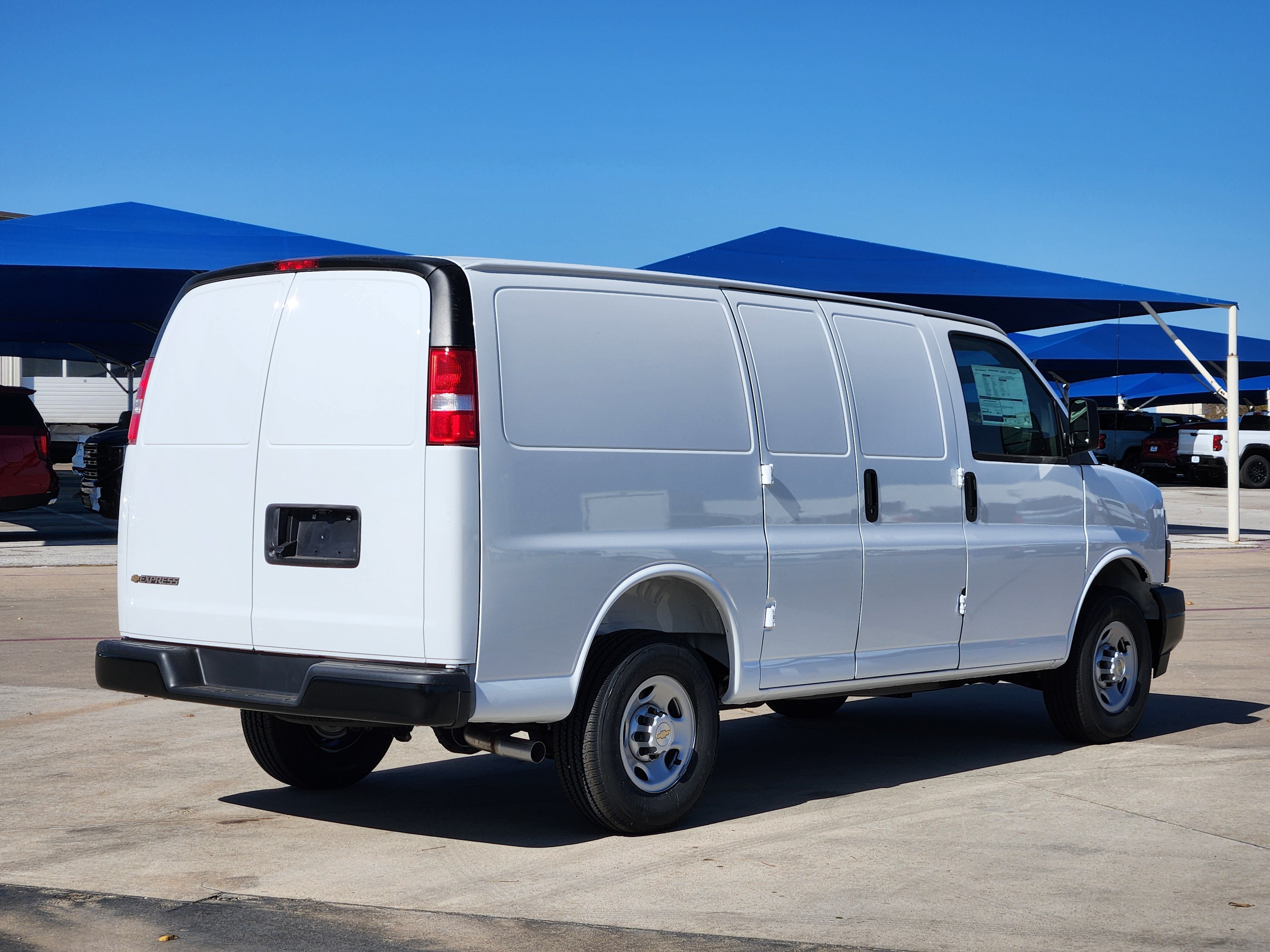 2025 Chevrolet Express Cargo Van Base
